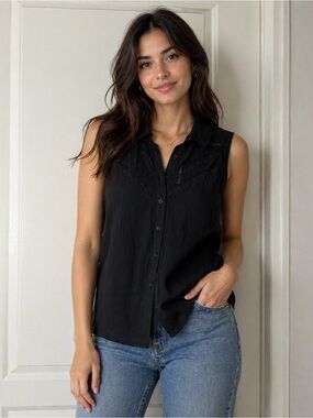 ModCloth Black Sleeveless Blouse Lace Yoke Button Front NWT Size Medium Retro